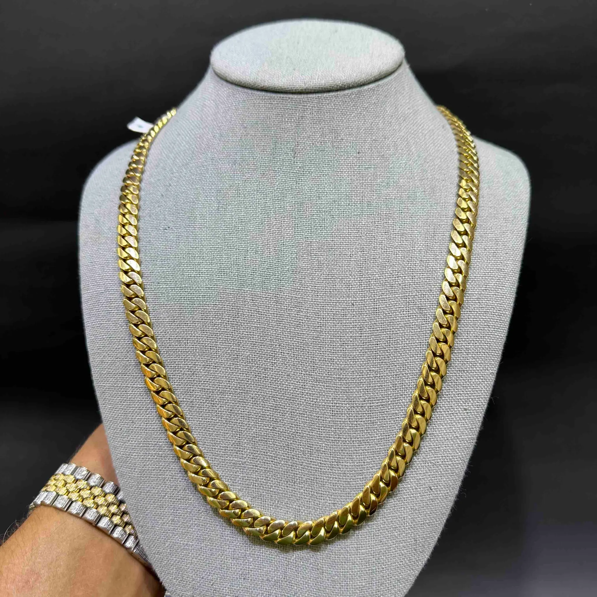 Cuban Link Chain at Roma Jewelry